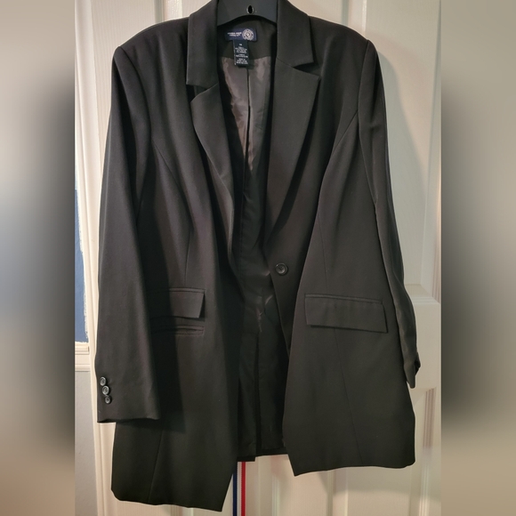 Venezia Other - Classic Black Women's Blazer